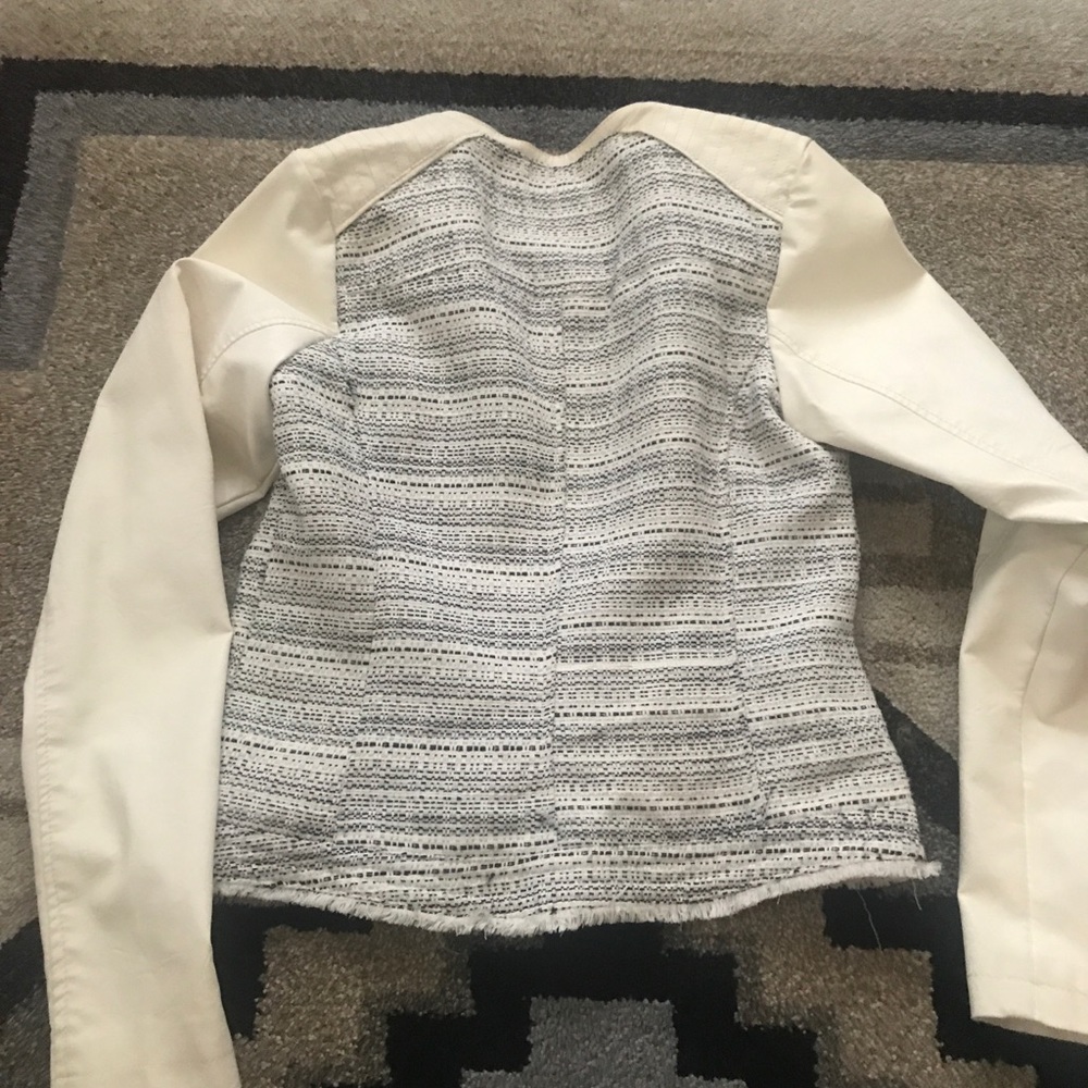 Coat - Picture 3 of 4